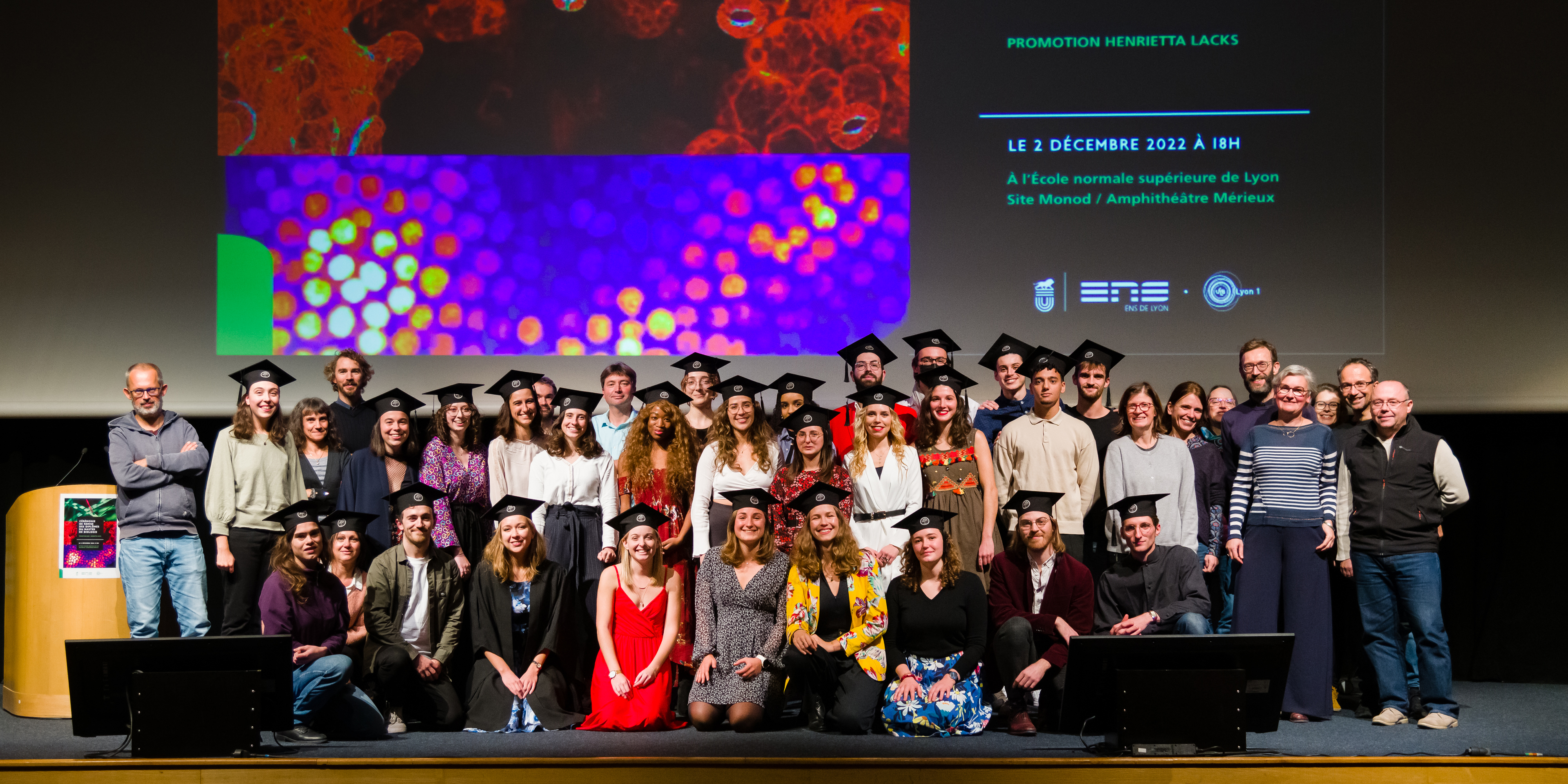 Remise du diplôme de master de biologie à la promotion Henrietta Lacks